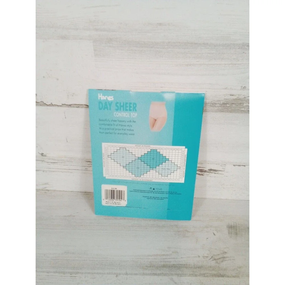 Hanes Day Sheer Control Top Sandalfoot Travel Buff Size AB pantyhose